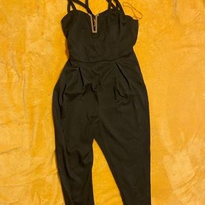 Cute black jumper with gold accent